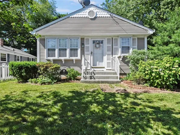 65 Centre St, Rumford, RI 02916