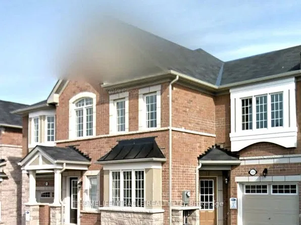 1035 Cameo St, Pickering, ON L1X 0G3