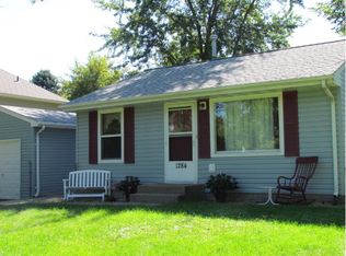 1284 Lakeview Ave, Mendota Heights, MN 55120