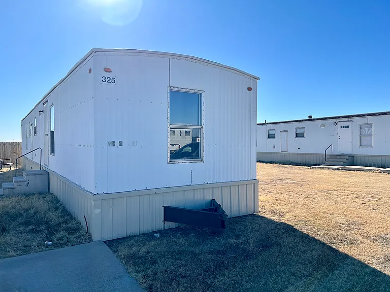 325 SW Grant St — Photo 1