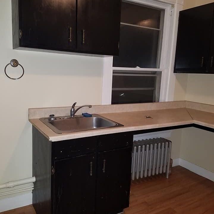 2nd image of 122 W Main St APT 4