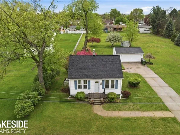 8222 Devon Dr, Shelby Township, MI 48317