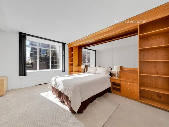 17 West 54th Street image 8 of 10