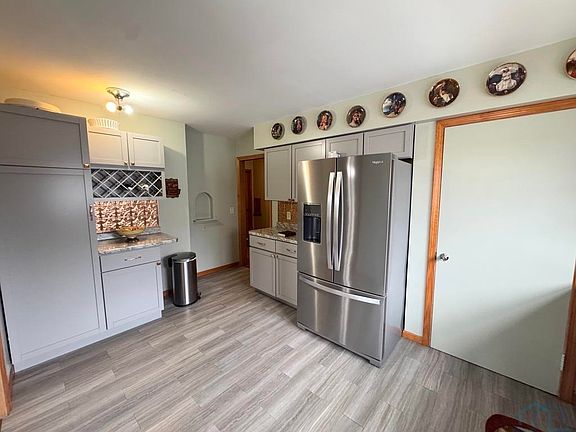 5th image of 501 Larchwood Dr