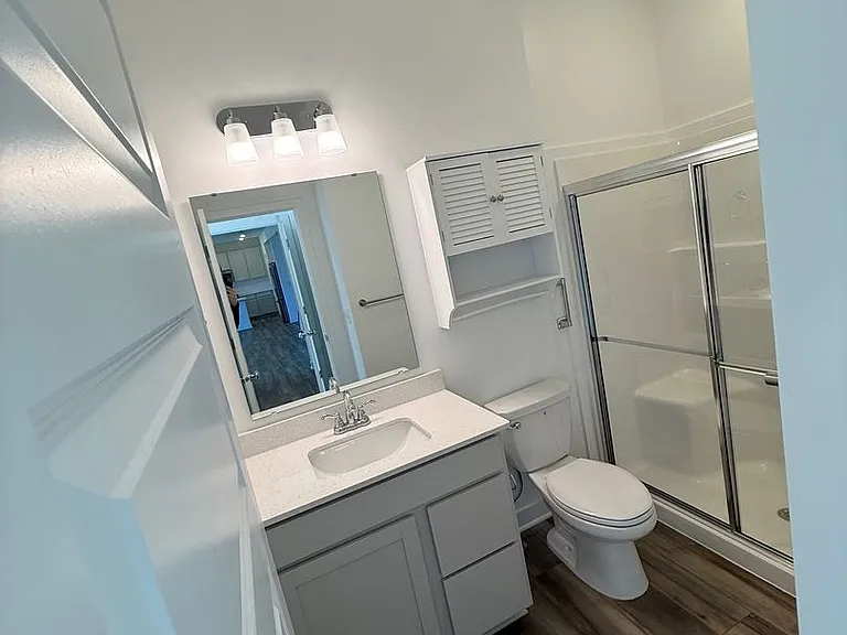 1046 Elmwood Ln — Photo 14
