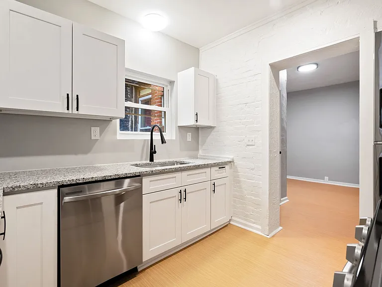 5007 Blair St — Photo 2