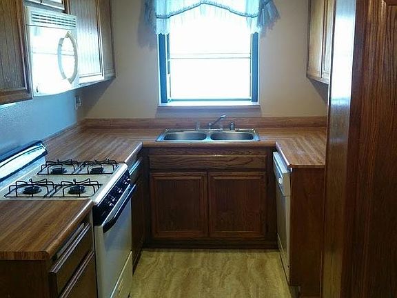 3rd image of 18020 Saratoga Way Unit 542
