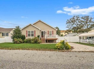 15 Columbia St, Villas, NJ 08251