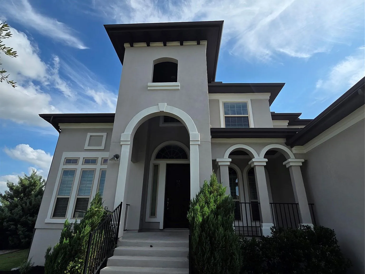 4 bed, 3.5 bath, 3784 sqft, $4,700 — Photo 3