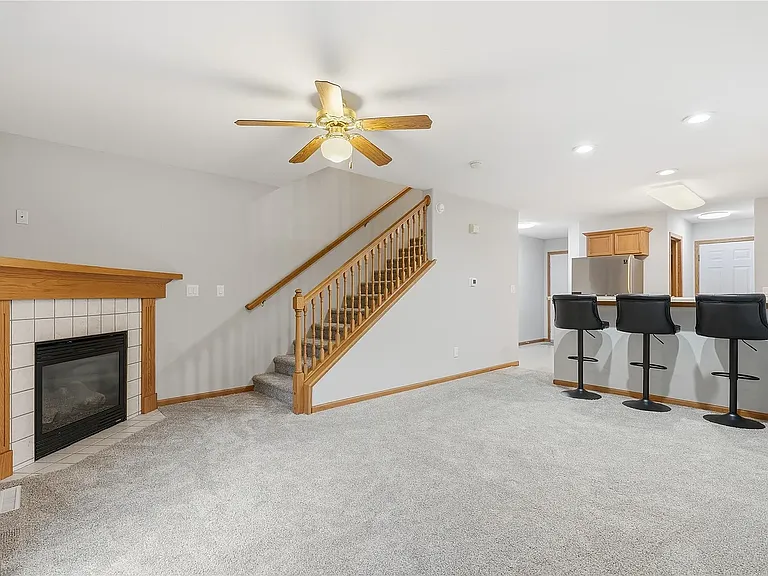660 Magnolia Ln #2 — Photo 2