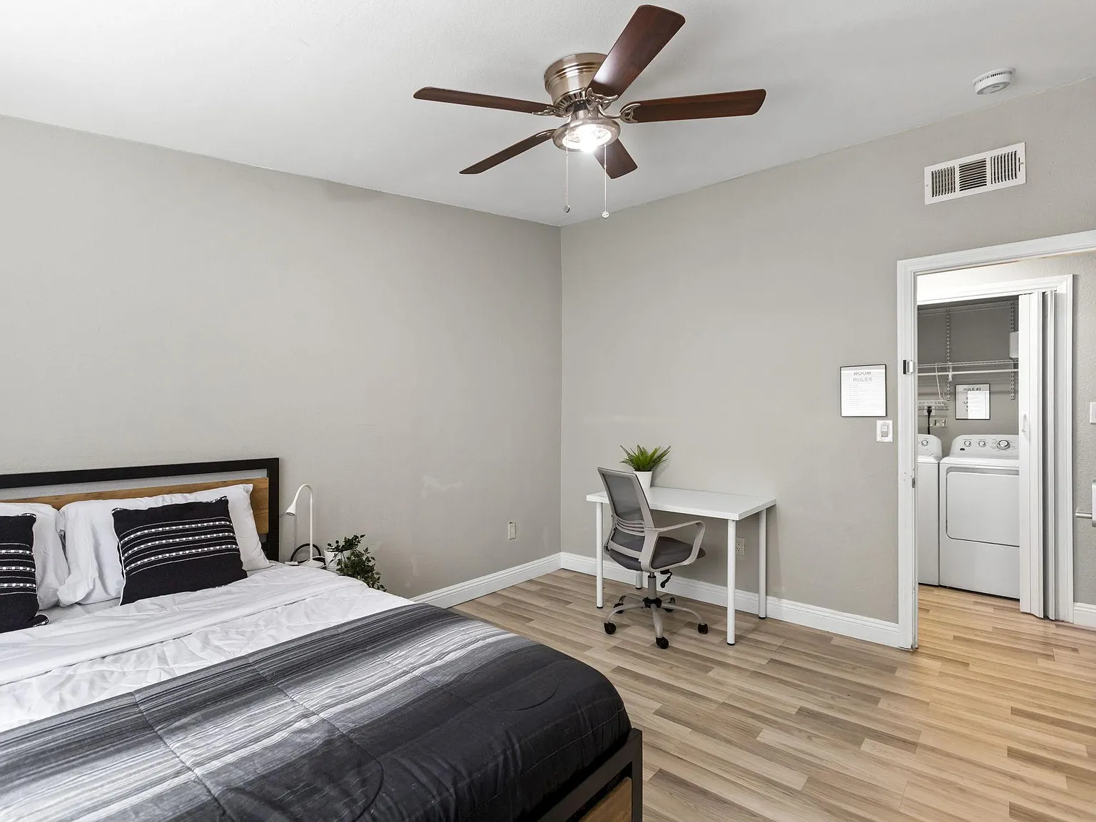 4 bed, 3.0 bath, 1673 sqft, $866 — Photo 2