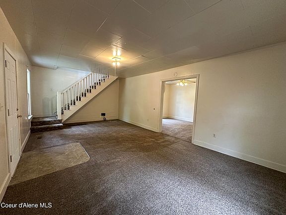 2nd image of 1104 E Lakeside Ave