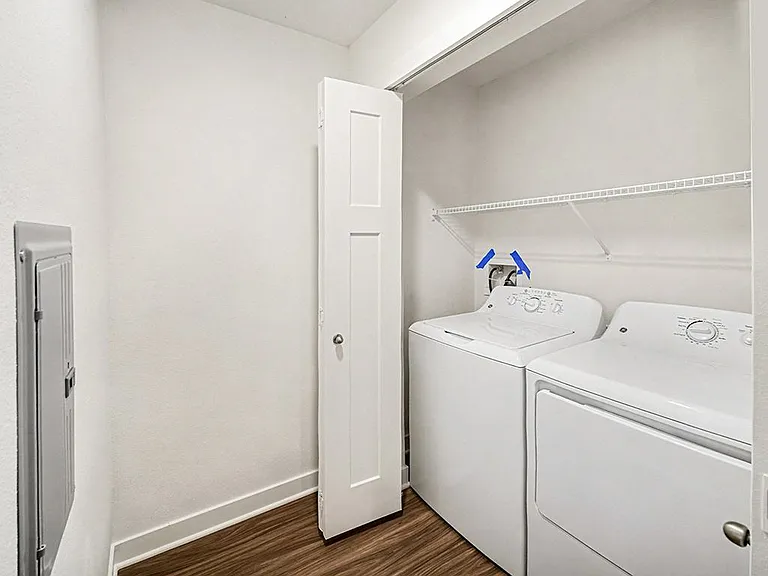 The Grove Apartment Homes — Photo 34