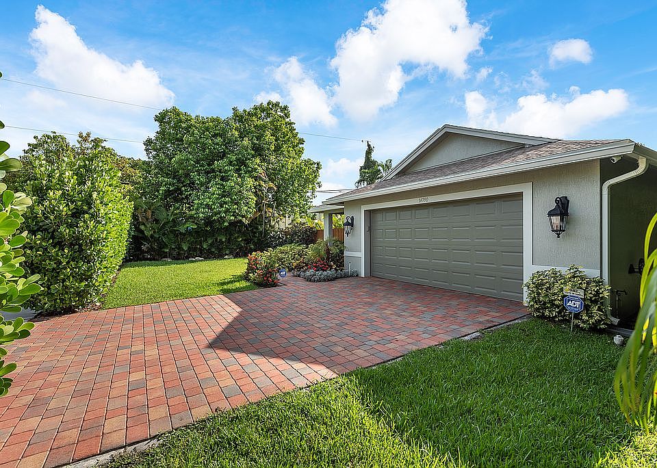 Front Yard and Entrance Area