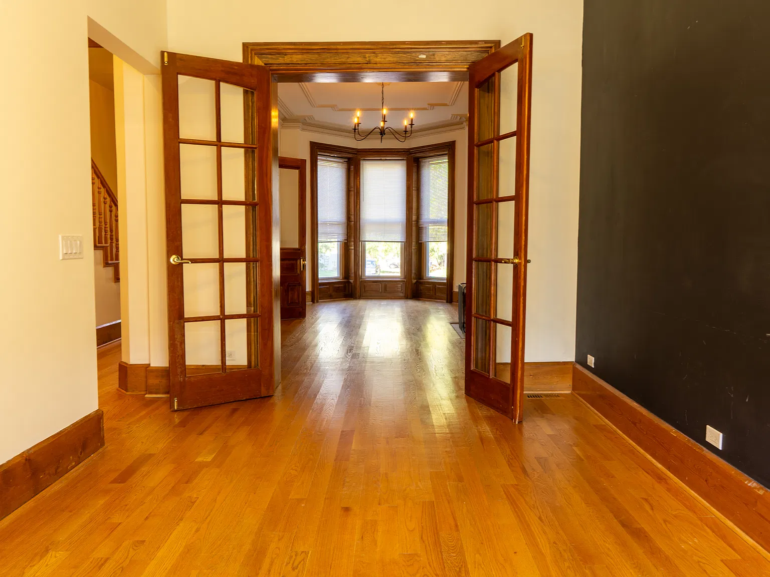 3 bed, 2.5 bath, 2200 sqft, $3,600 — Photo 3