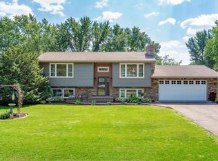 2630 Clearview Ave, Mounds View, MN 55112