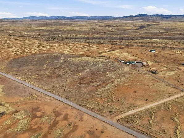 1350 Kimball Ln, Alpine, TX 79830