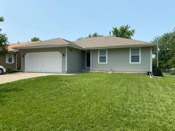 2541 SW Ancaster Rd, Topeka, KS 66614
