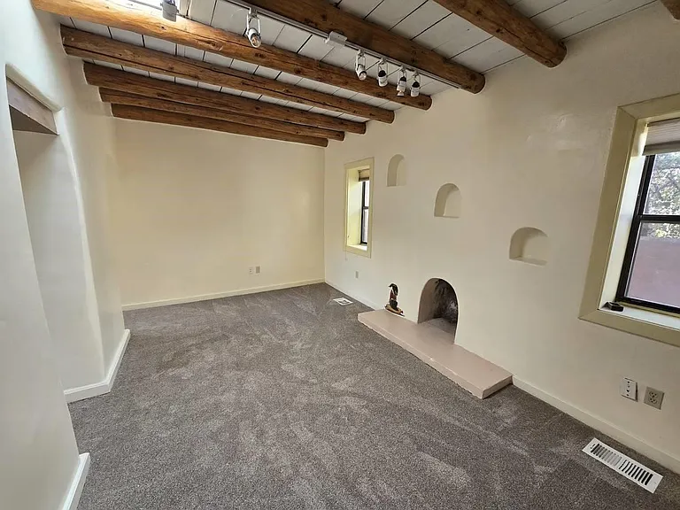 246 Casados St — Photo 3
