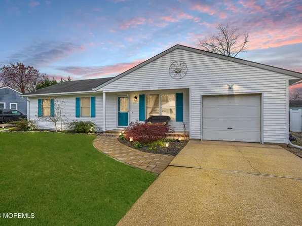 709 Hazelton Avenue, Lanoka Harbor, NJ 08734