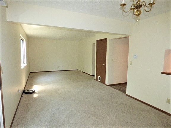 5th image of 3158 Creighton Pl