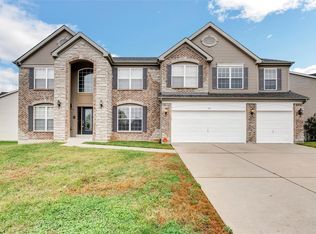 471 Olde Court Rd, Saint Charles, MO 63303