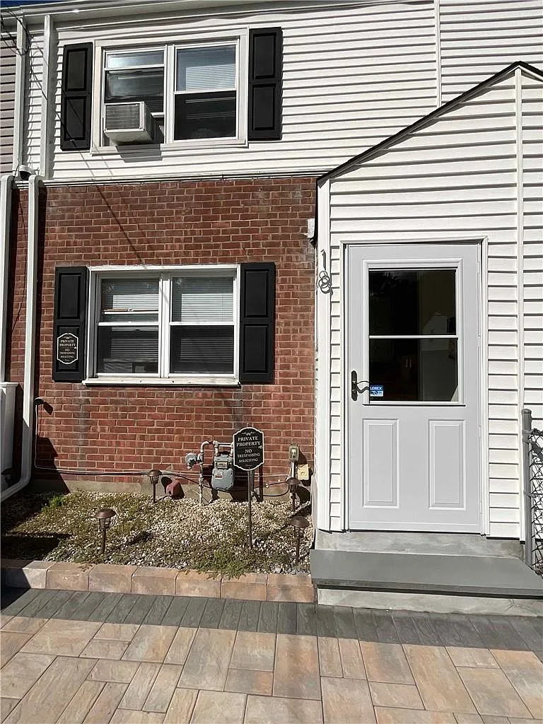 18 S Gilmore Boulevard photo 1