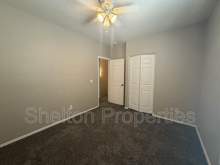 15818 N 25th St #110 — Photo 9