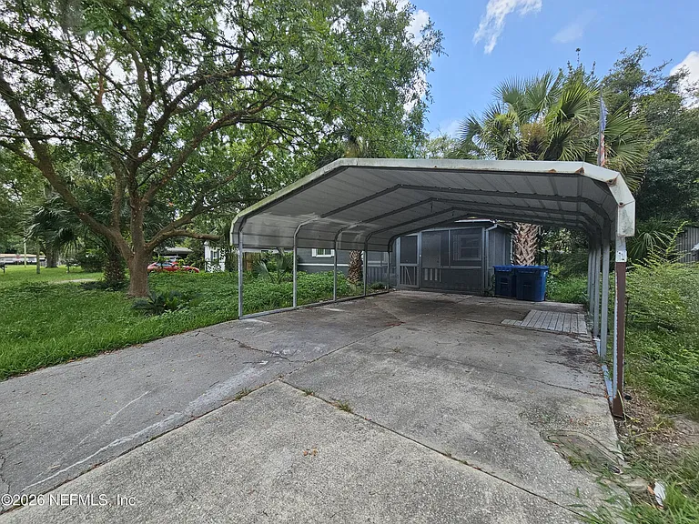 10228 Westmar Rd — Photo 2