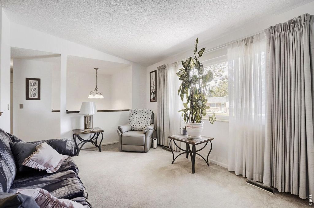 1208 Juliana Dr