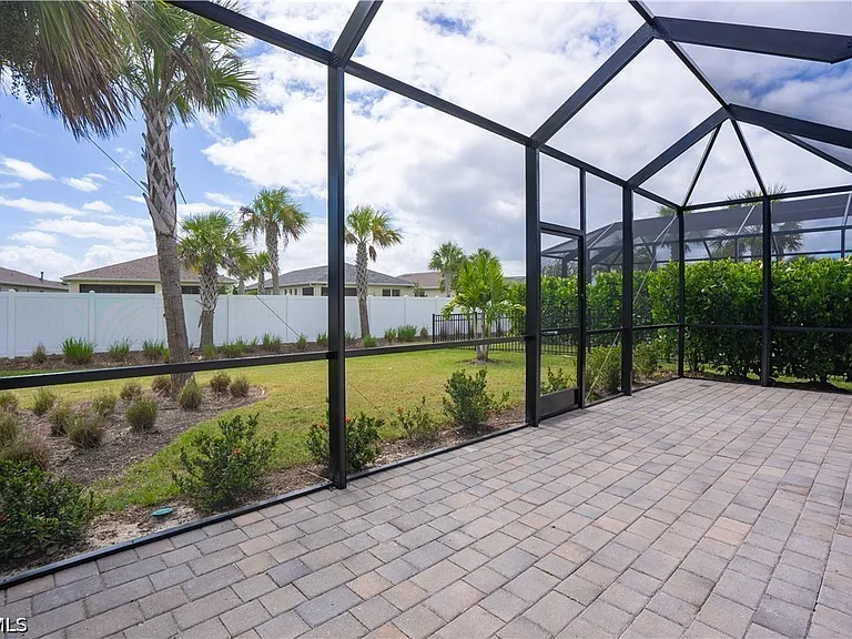 42186 Edgewater Dr — Photo 31