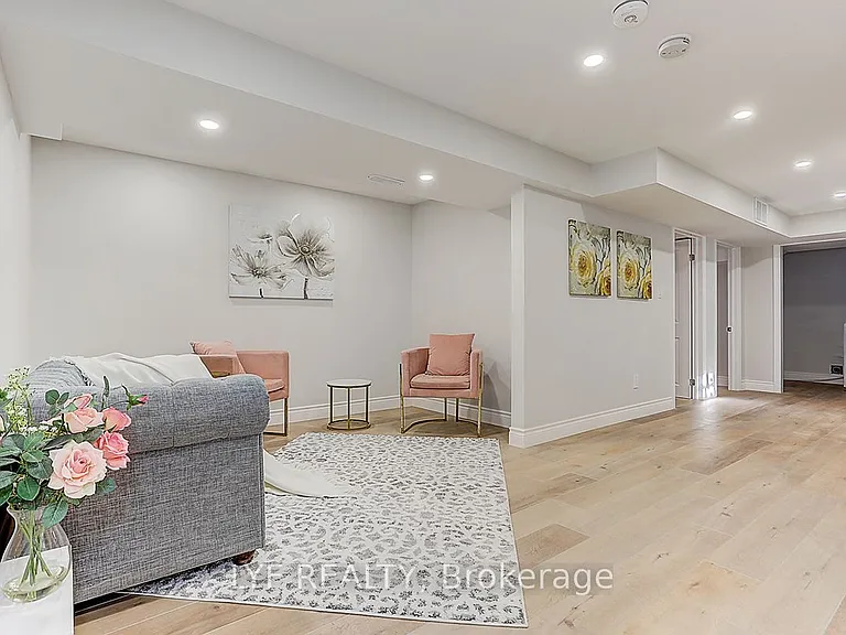54 Camwood Cres #6 — Photo 7