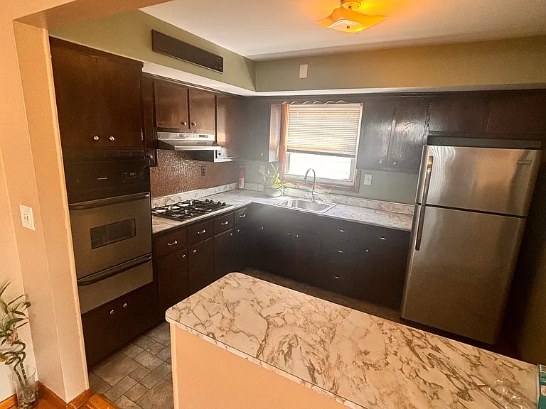 25 Linden St #2 — Photo 9