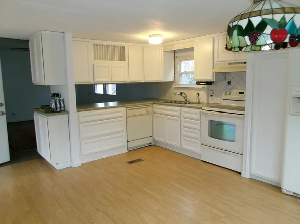 63 Sycamore Dr, Halifax, MA 02338