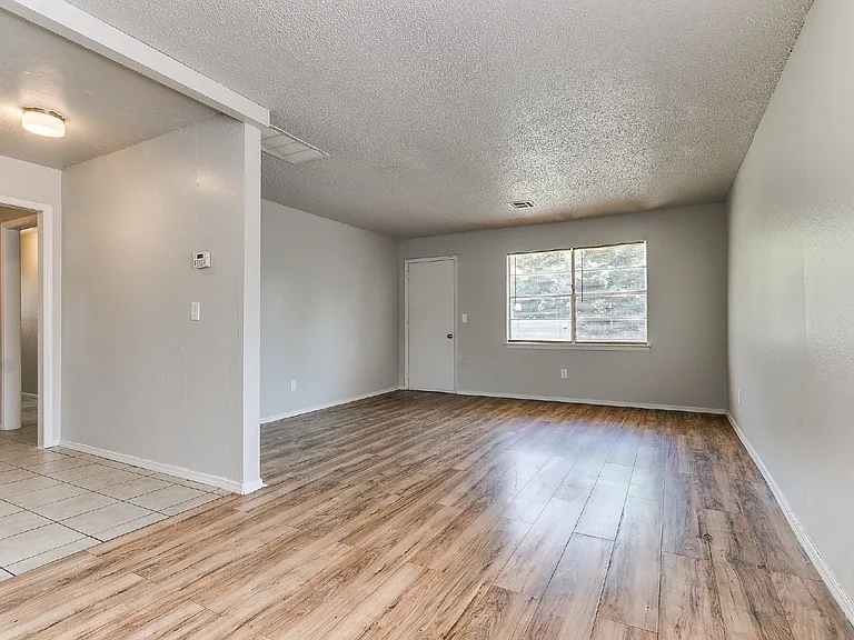 8814 NE 13th St — Photo 15