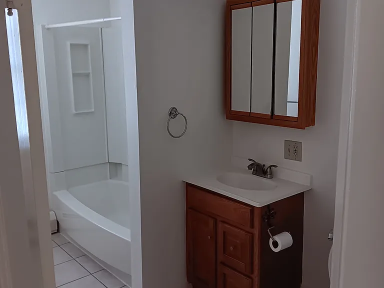 410 Wood Ave #3 — Photo 7