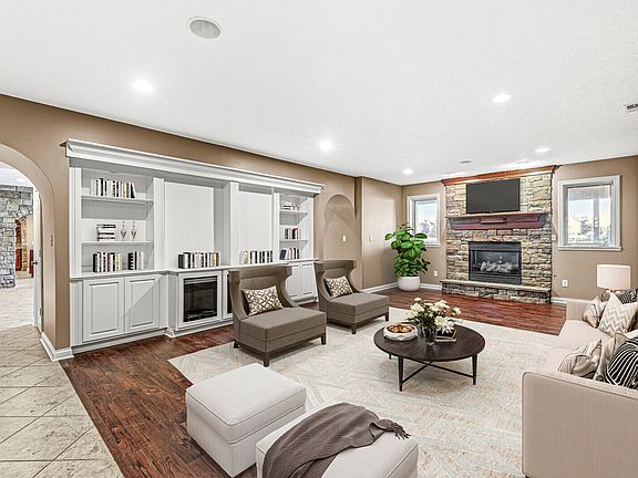3rd image of 12198 Island Dr