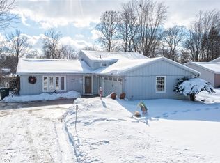 20671 Pineview Cir, Strongsville, OH