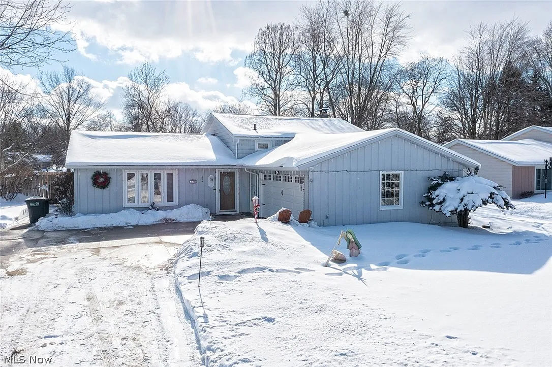 20671 Pineview Cir photo 1