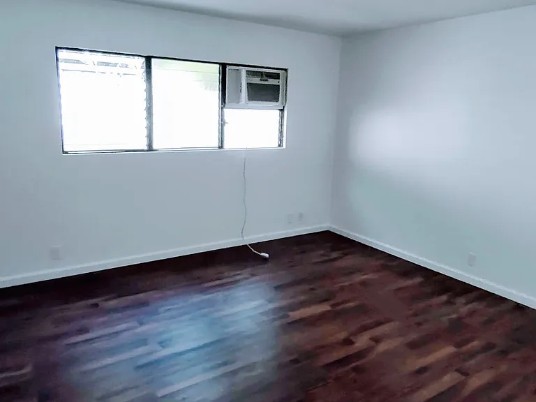 724 Moaniala St #GROUND FLOOR — Photo 3