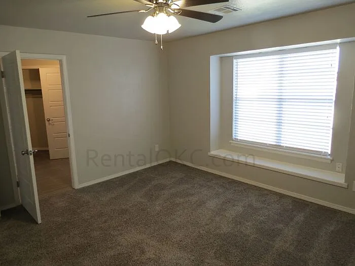 5320 N Drexel Blvd — Photo 9