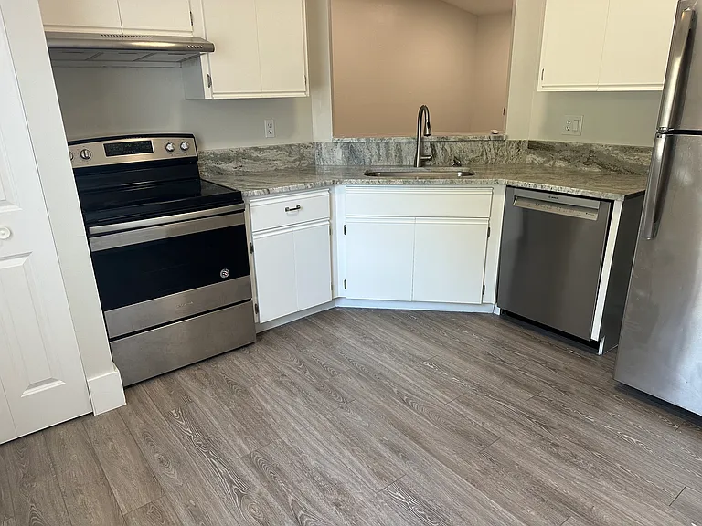 401 Higgs Ave NW — Photo 3