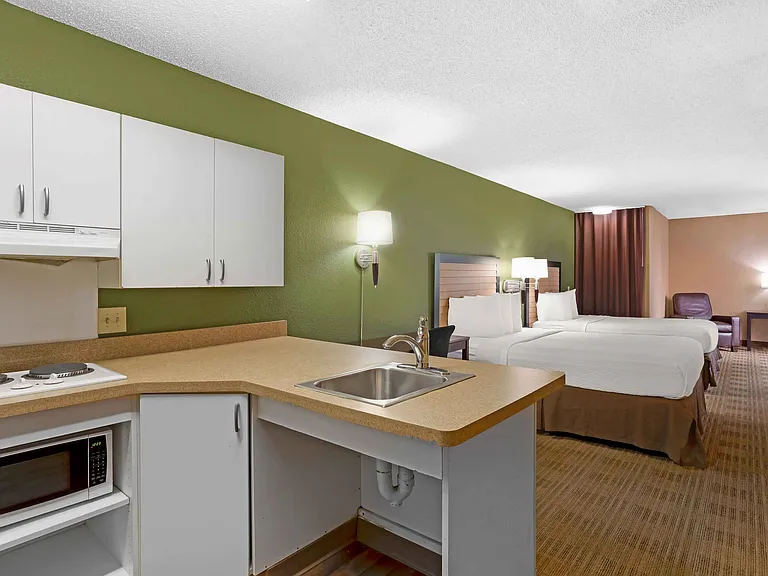 Studio Suite - 2 Full Beds
