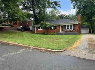 1221 Barkley Rd, Charlotte, NC 28209