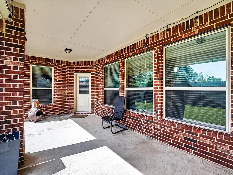 2624 Holbrook Springs Ln — Photo 35