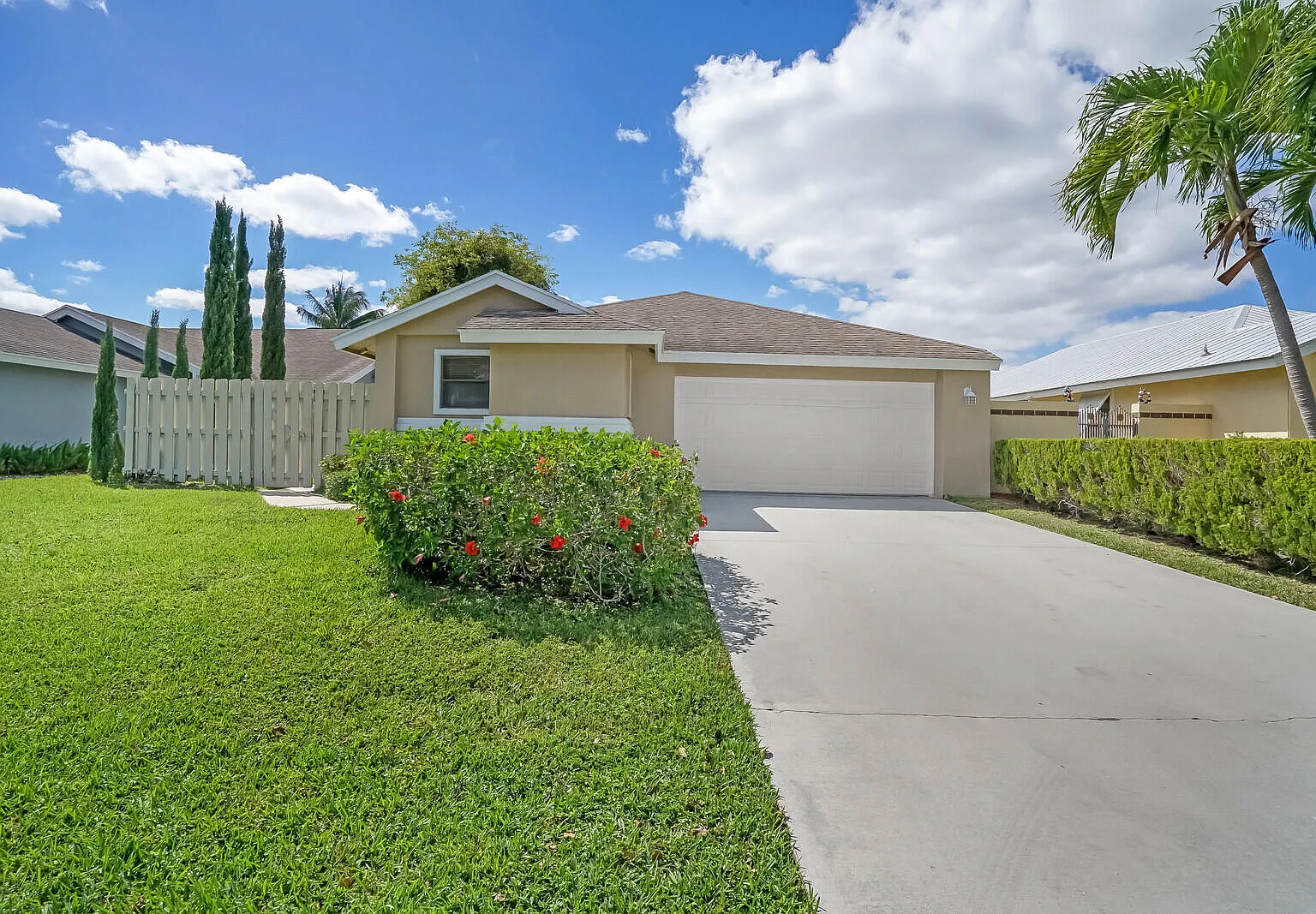 3 bed, 2.0 bath, 1603 sqft, $3,200 — Photo 1