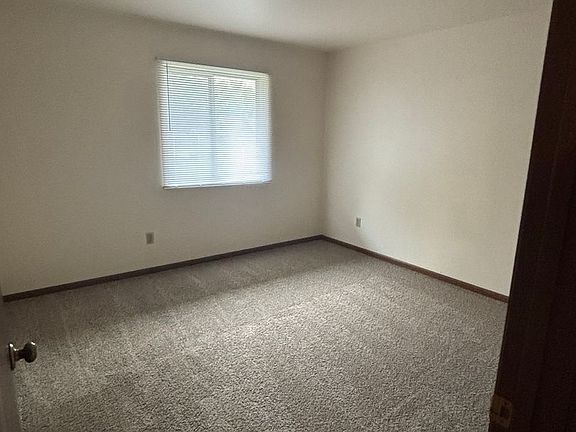 4th image of 305 Jefferson St #201