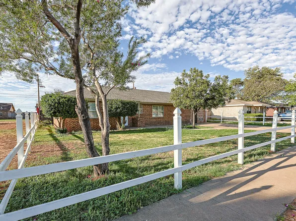 4605 Fordham St, Lubbock, TX 79416