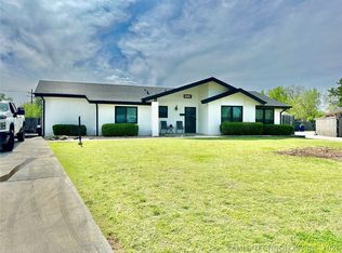 9440 E 38th Pl, Tulsa, OK 74145