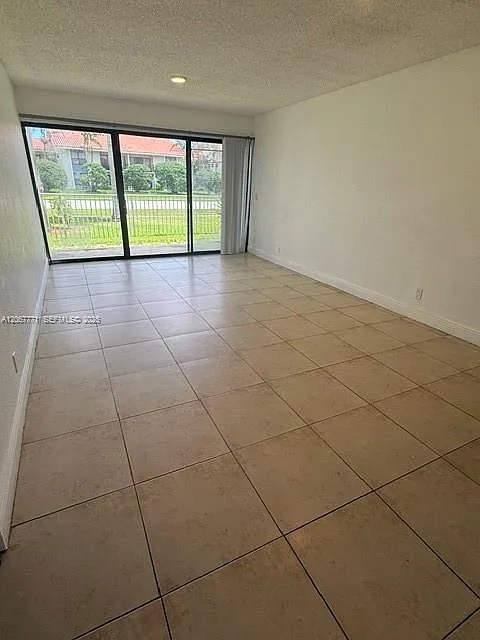 3 bed, 2.0 bath, $1,900 — Photo 3
